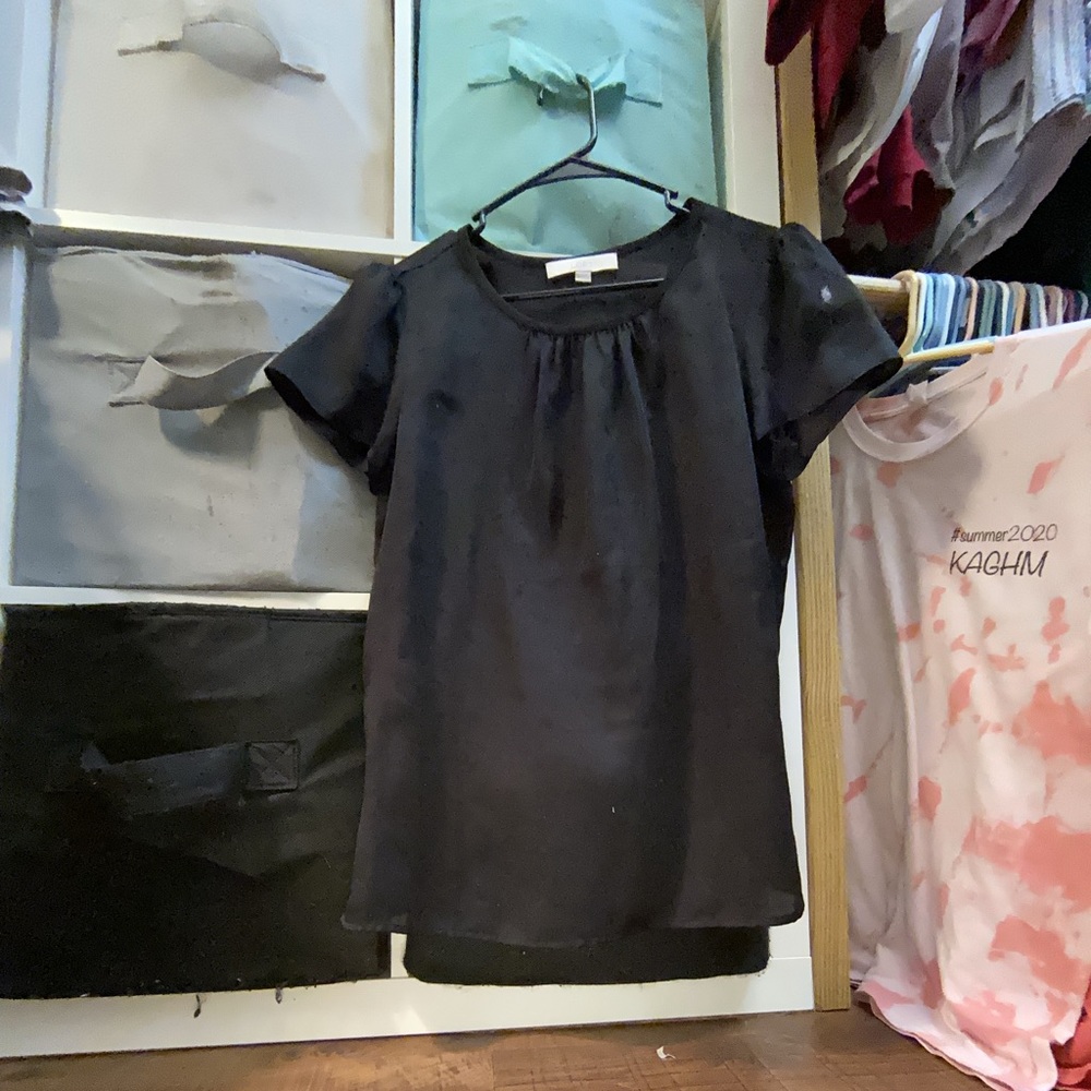 Black short sleeve shirt